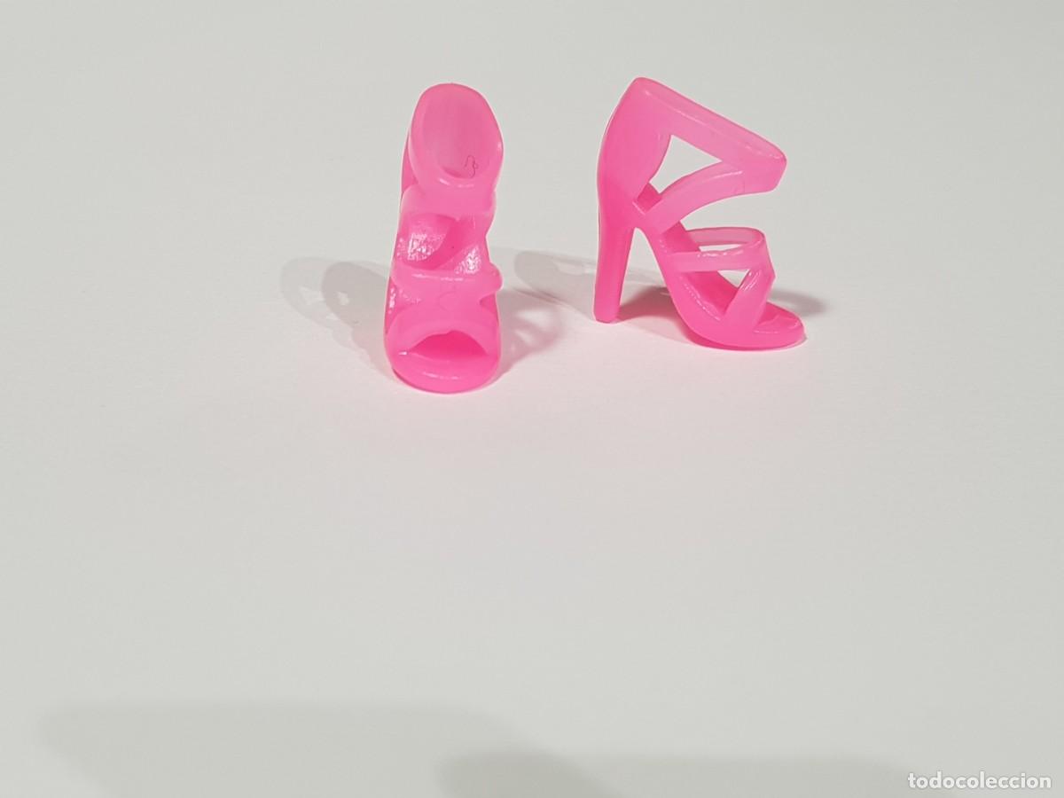 Barbie y Ken: Zapatos sandalias validos barbie - Foto 2