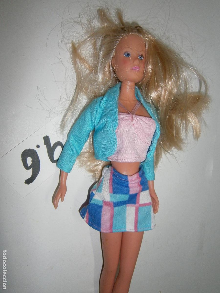 Barbie y Ken: MU&Ntilde;ECA BARBIE CON ROPA - Foto 2