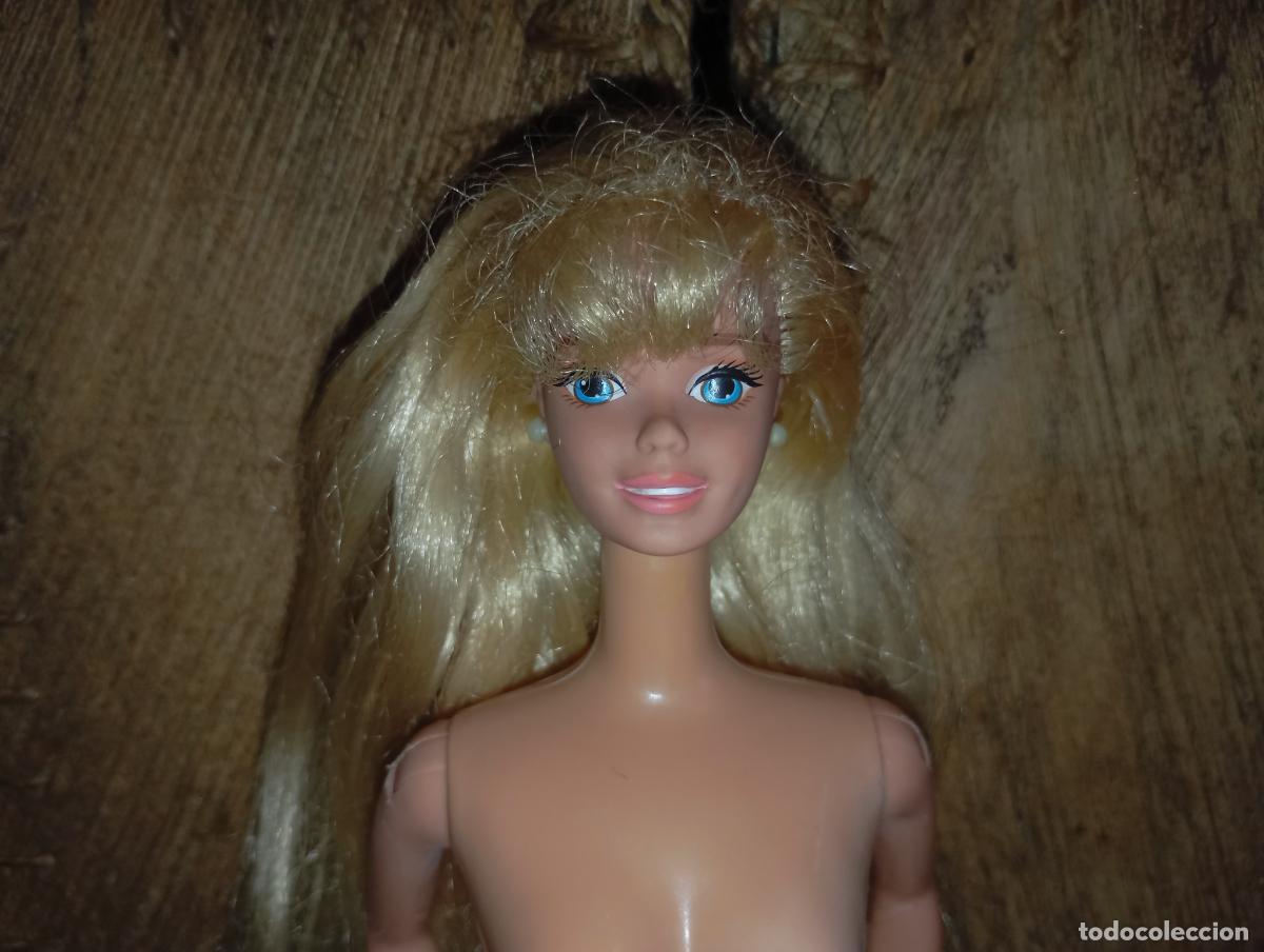 Barbie y Ken: Mu&ntilde;eca Barbie a&ntilde;os 90 con flequillo - Foto 1