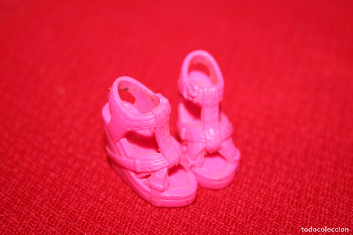 Barbie y Ken: zapatos mu&ntilde;eca barbie - Foto 1
