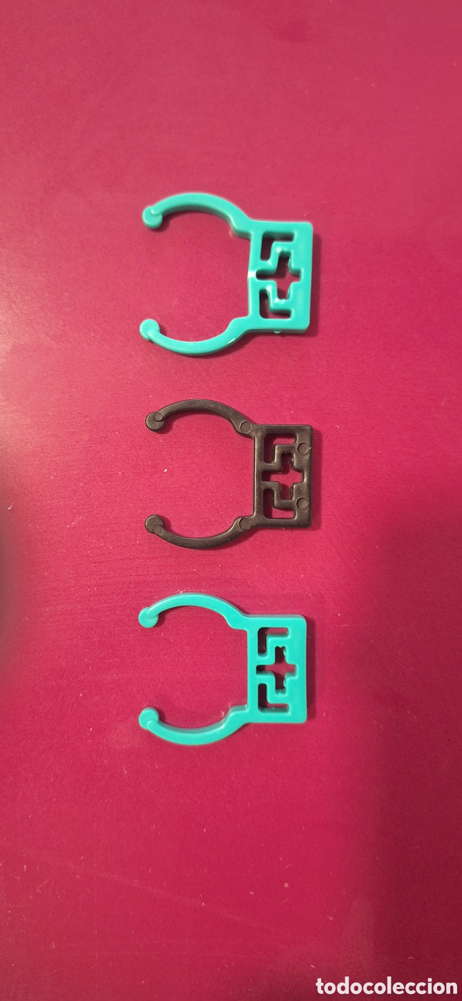 Barbie y Ken: soportes de peanas monster high - Foto 1