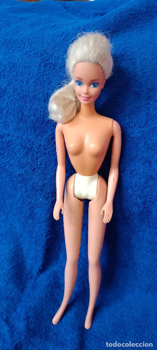 Barbie y Ken: Mu&ntilde;eca Barbie antigua 66/76 - Foto 1