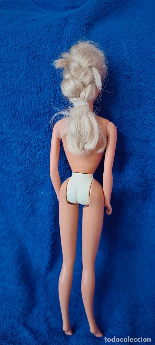 Barbie y Ken: Mu&ntilde;eca Barbie antigua 66/76 - Foto 2