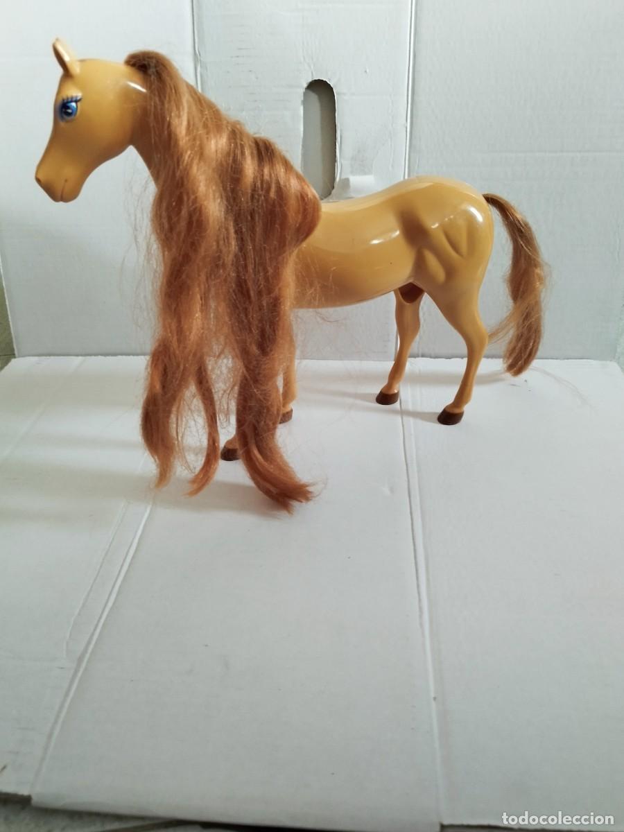 Barbie y Ken: Caballo de juguete, de Barbie? - Foto 1