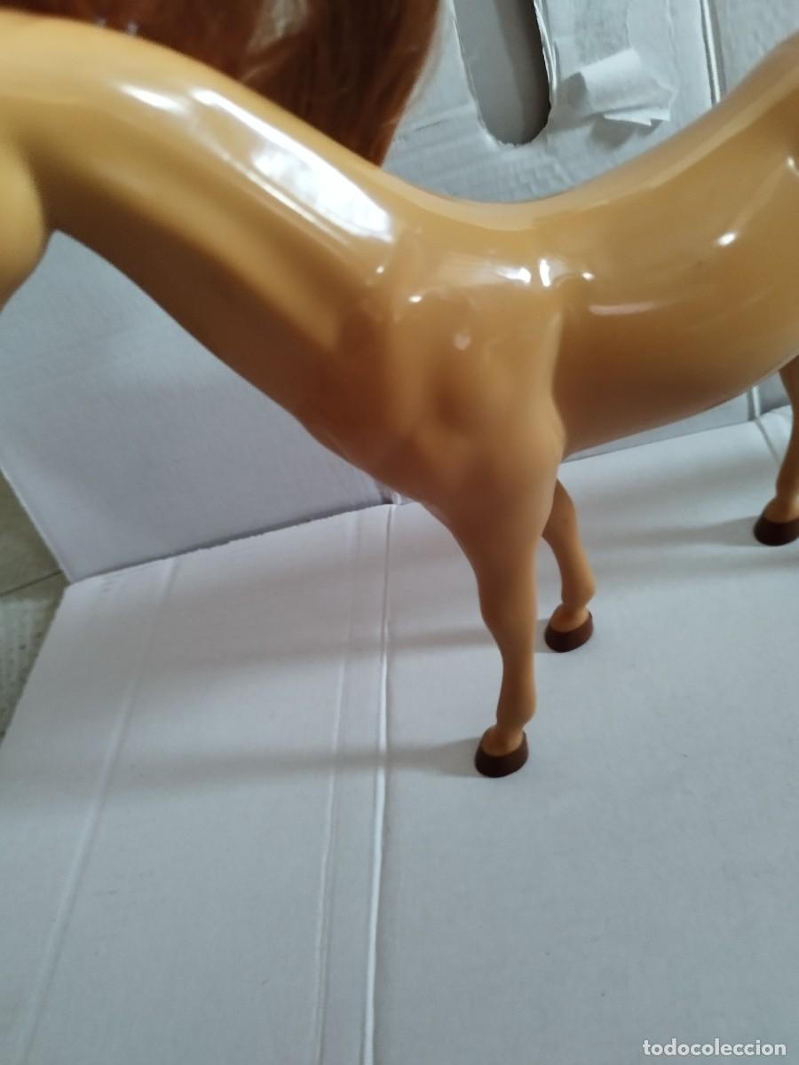 Barbie y Ken: Caballo de juguete, de Barbie? - Foto 3