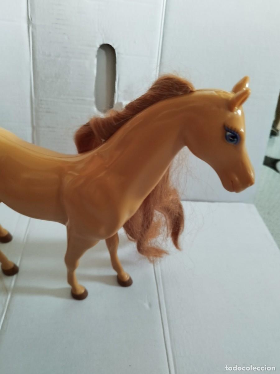 Barbie y Ken: Caballo de juguete, de Barbie? - Foto 10