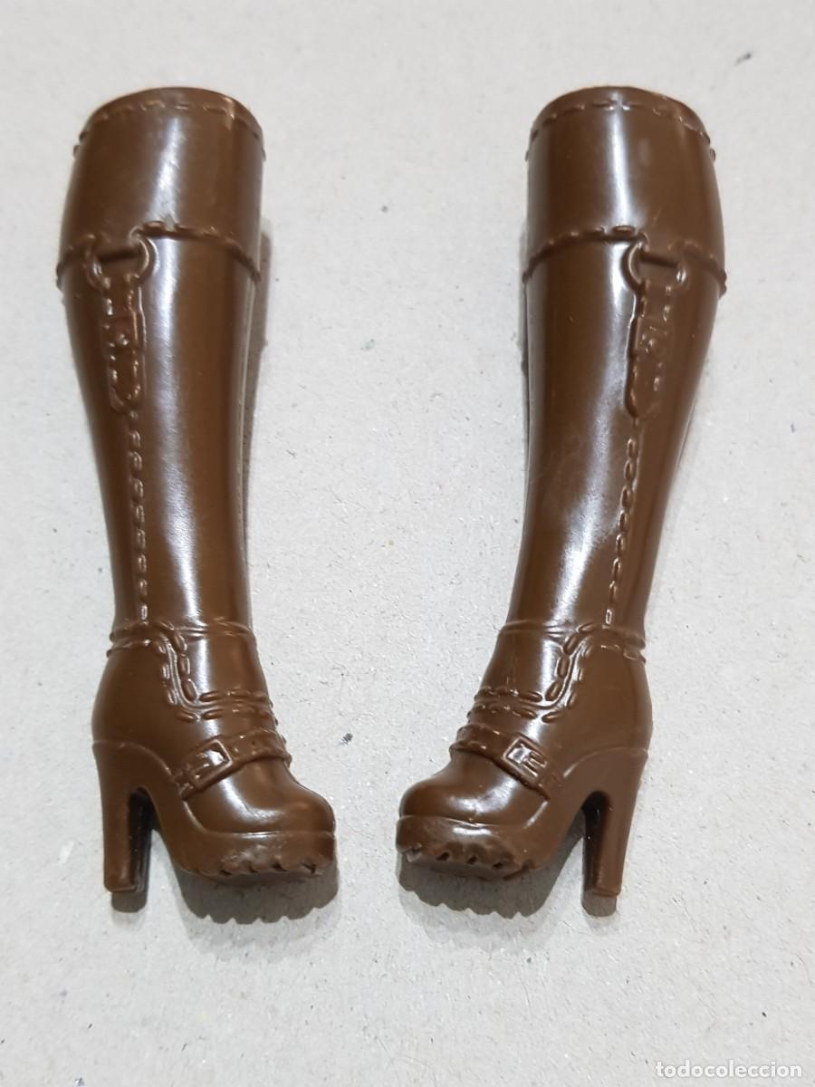 Barbie y Ken: Zapatos botas Barbie - Foto 2