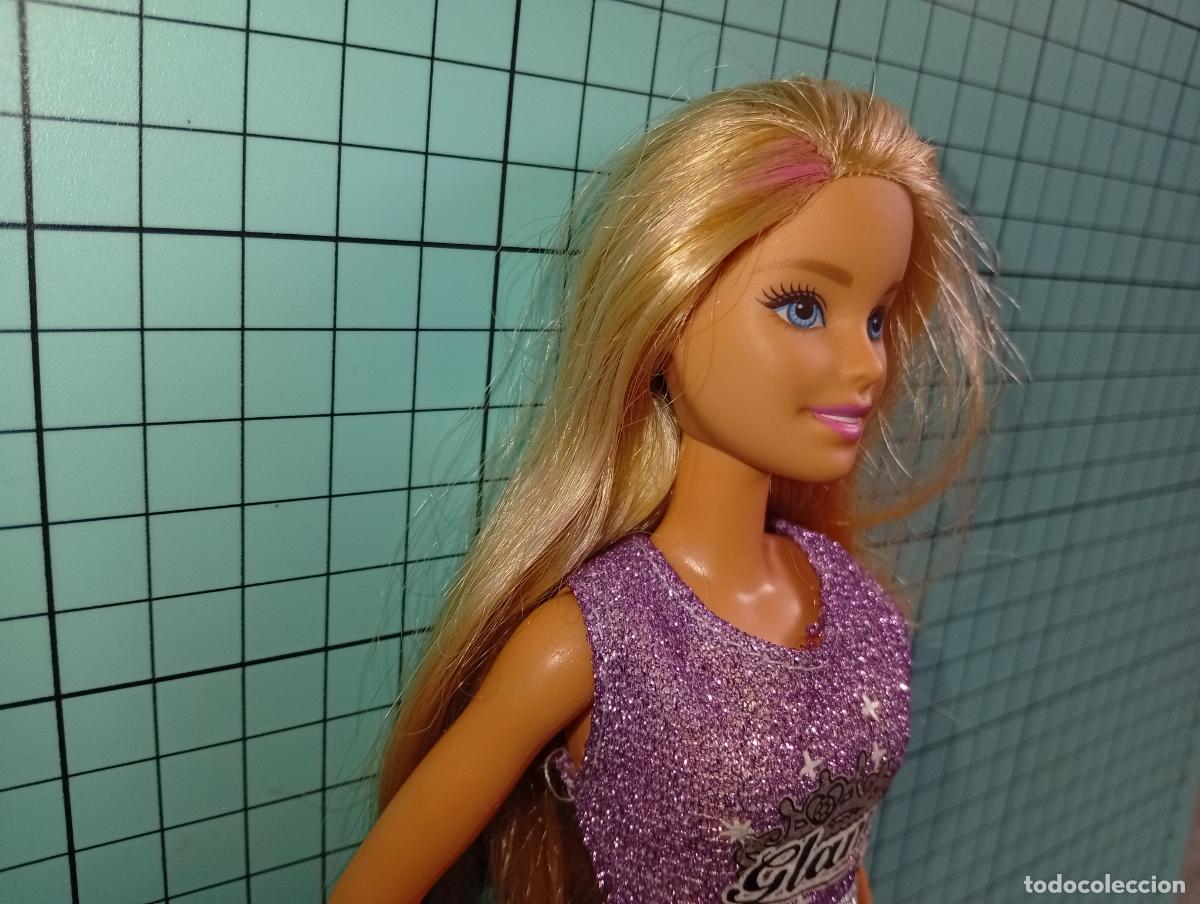 Barbie y Ken: Mu&ntilde;eca Barbie rubia glam - Foto 2