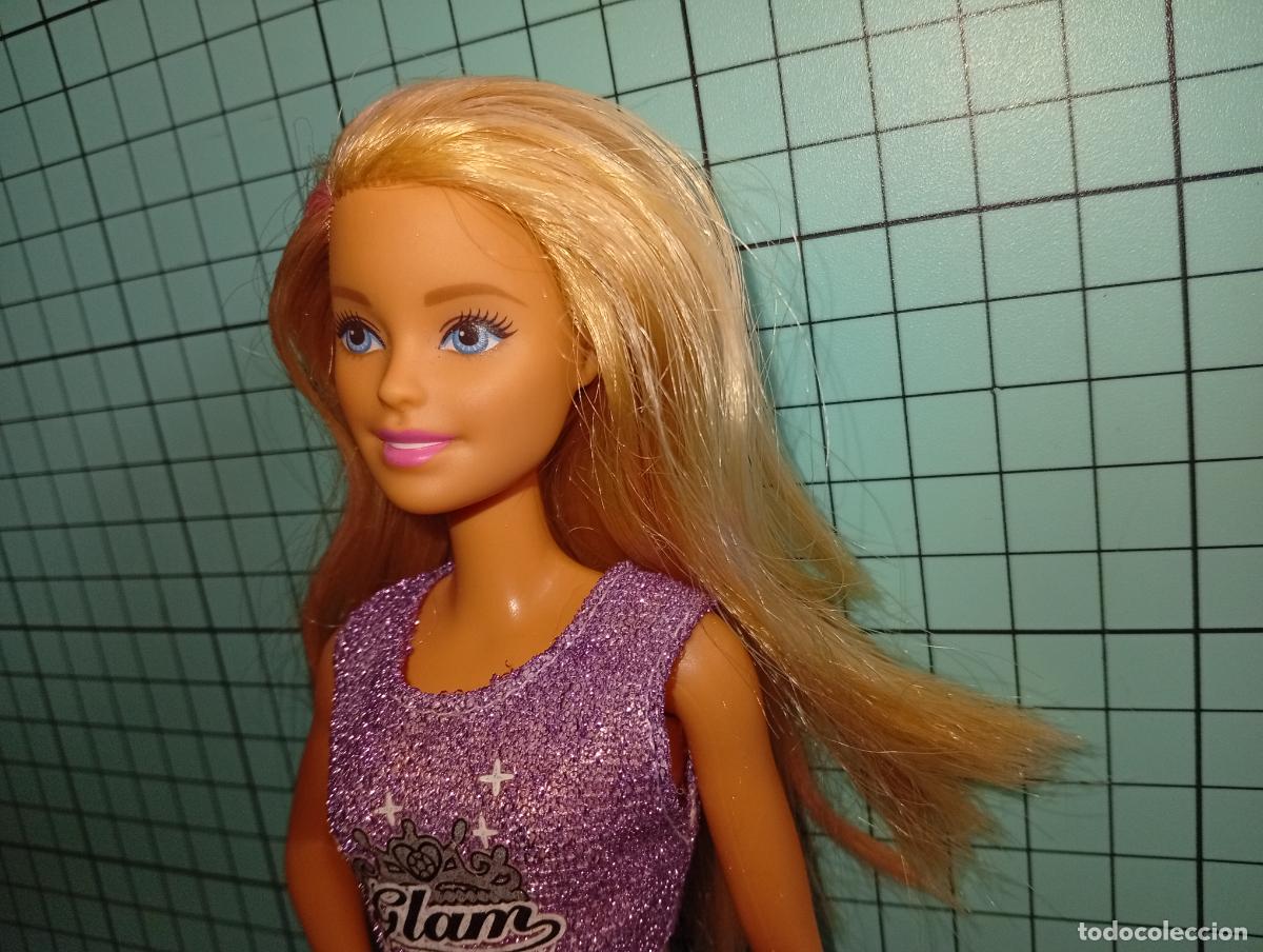 Barbie y Ken: Mu&ntilde;eca Barbie rubia glam - Foto 3