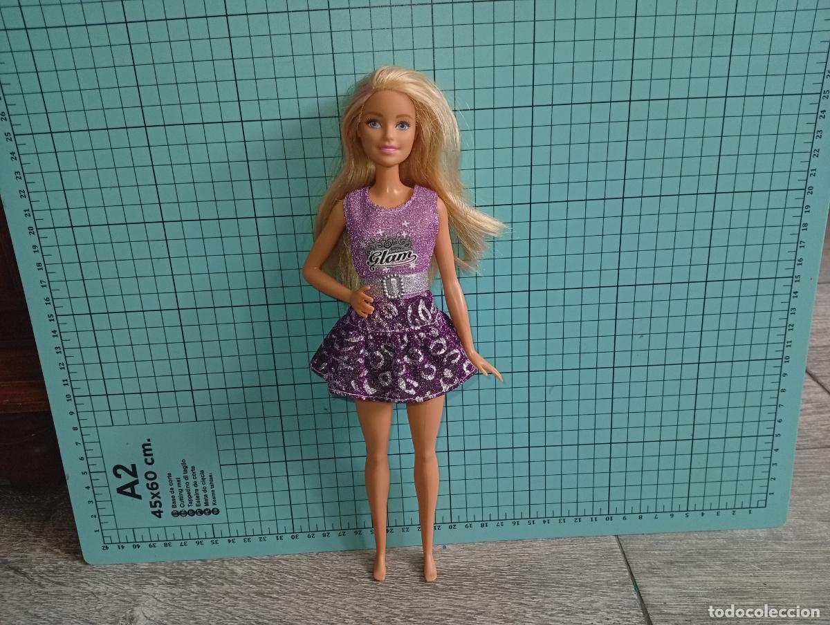 Barbie y Ken: Mu&ntilde;eca Barbie rubia glam - Foto 6