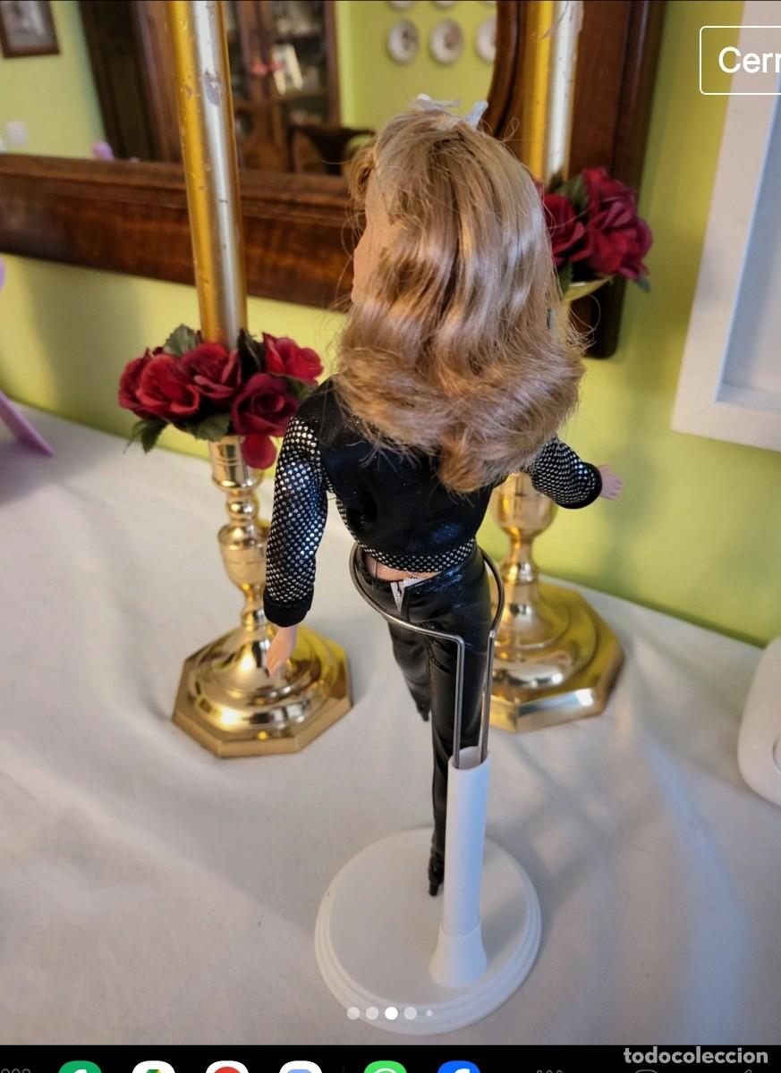 Barbie y Ken: Barbie, Sandy (Olivia Newton John)en &rdquo;GREASE&rdquo; - Foto 3