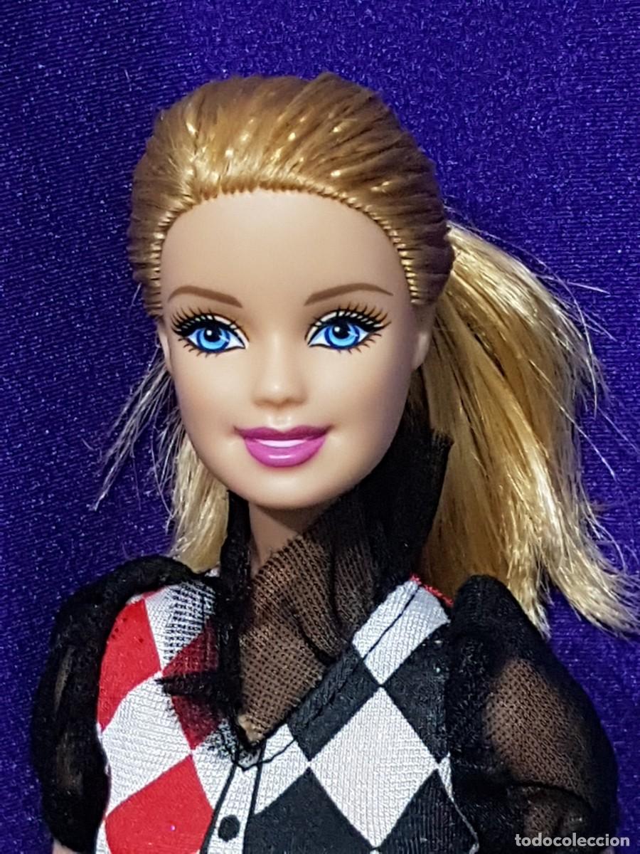 Barbie y Ken: Mu&ntilde;eca barbie vestida - Foto 2