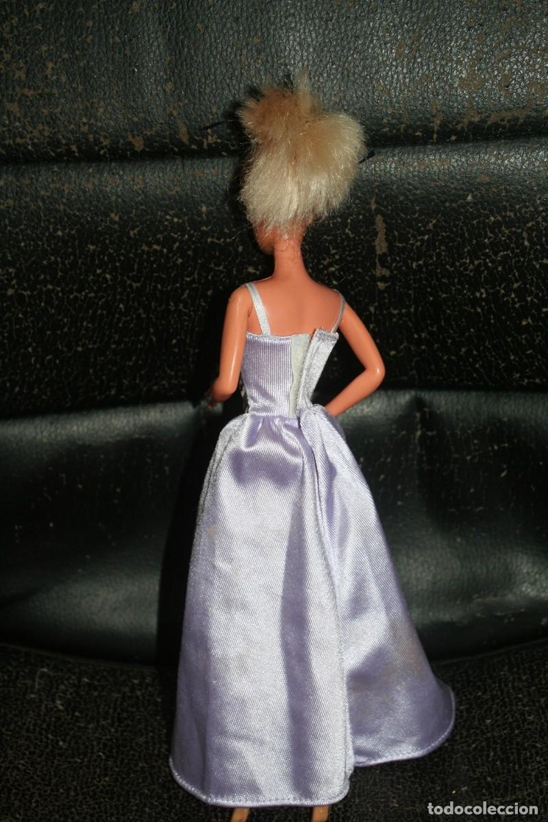 Barbie y Ken: mu&ntilde;eca barbie spain ropa original - Foto 5