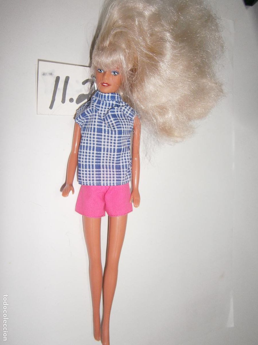 Barbie y Ken: ANTIGUA MU&Ntilde;ECA BARBIE - Foto 1