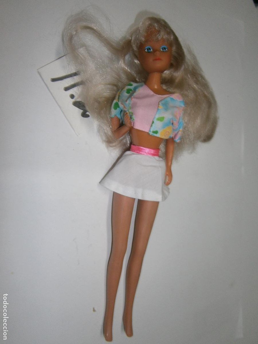 Barbie y Ken: ANTIGUA MU&Ntilde;ECA BARBIE - Foto 1