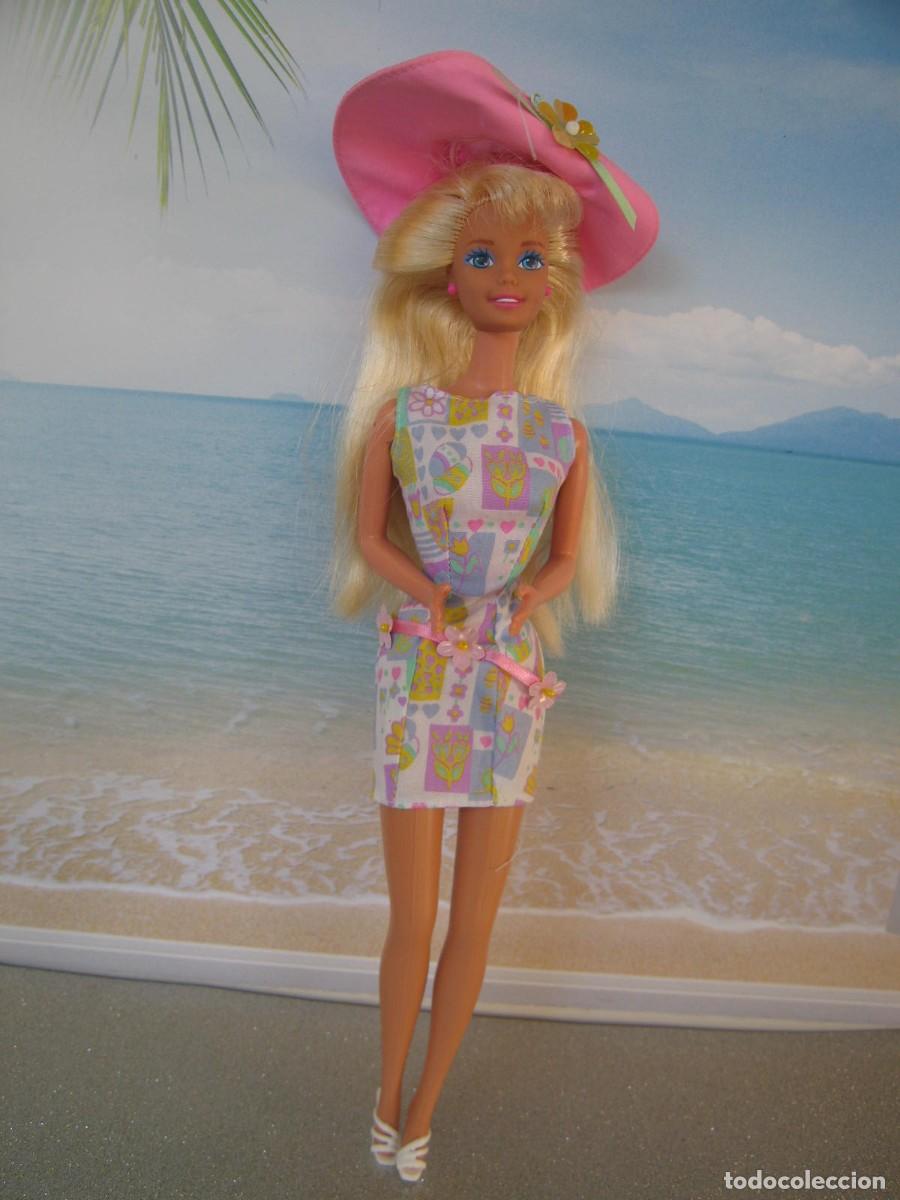 Barbie y Ken: Equipo de Pascua de la Mu&ntilde;eca Barbie Mattel solo conjunto completo