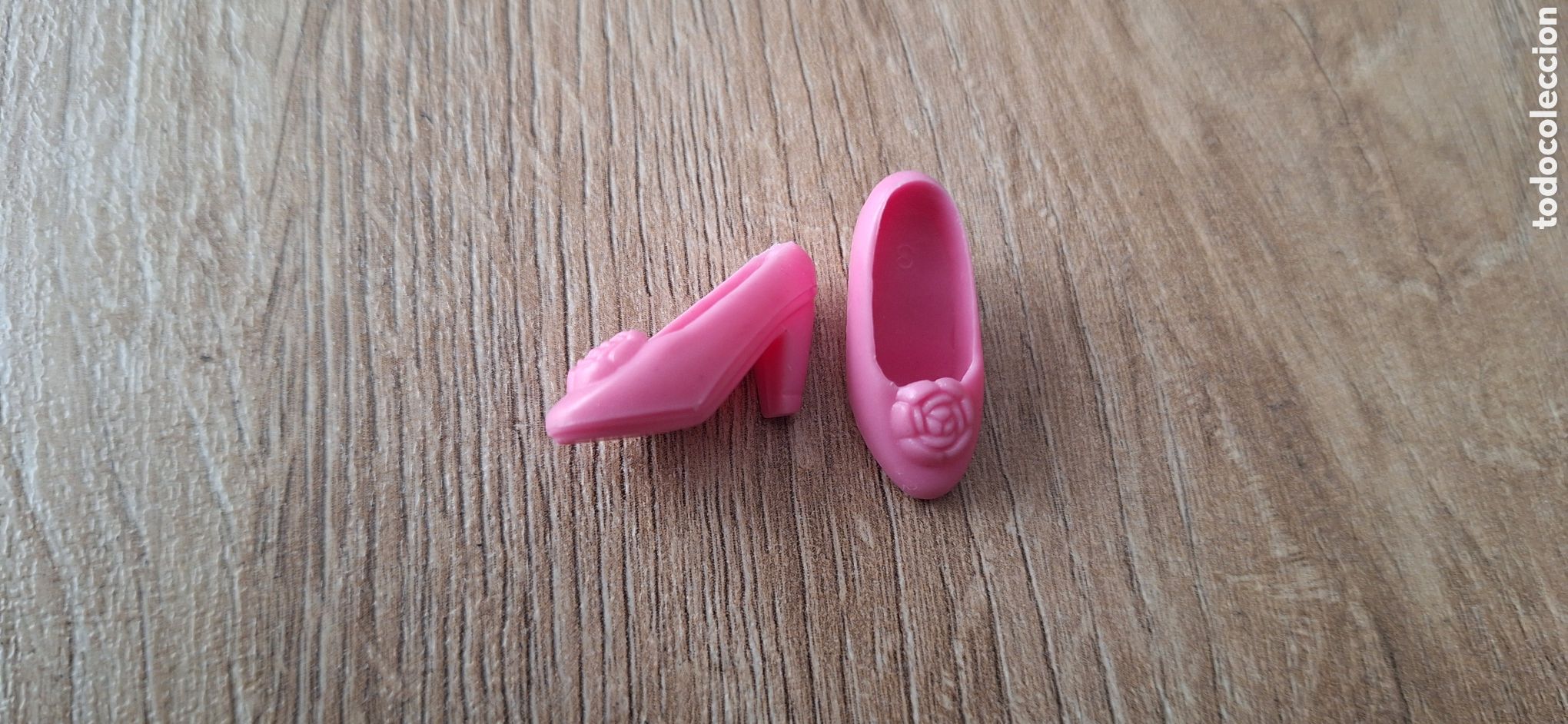 Barbie y Ken: zapatos validos para Barbie - Foto 1