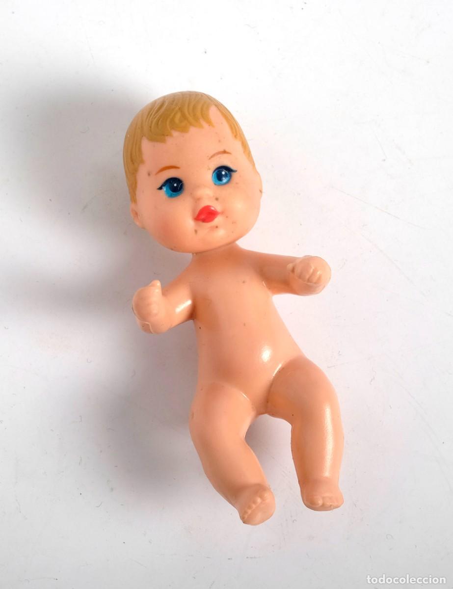 Barbie y Ken: Beb&eacute; de Barbie. Mattel. 1973. Mide 7 cm - Foto 1