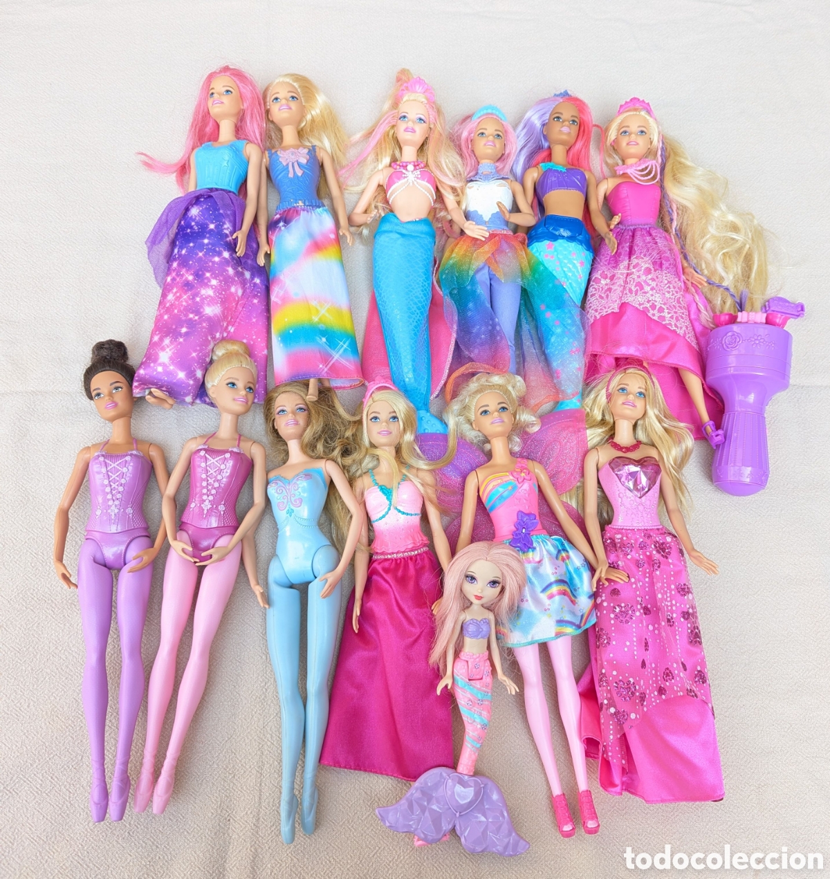 Barbie y Ken: Lote 13 mu&ntilde;ecas barbie - Foto 1