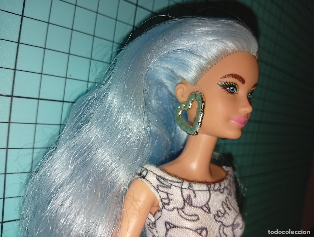 Barbie y Ken: Mu&ntilde;eca Barbie extra Deluxe pelo azul - Foto 2
