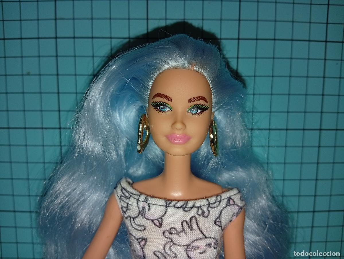 Barbie y Ken: Mu&ntilde;eca Barbie extra Deluxe pelo azul - Foto 1