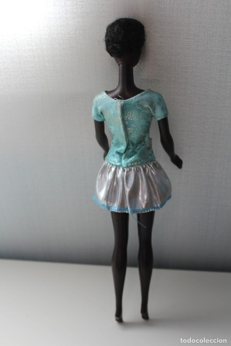 Barbie y Ken: BARBIE DE MATTEL NEGRA 2001 - Foto 2