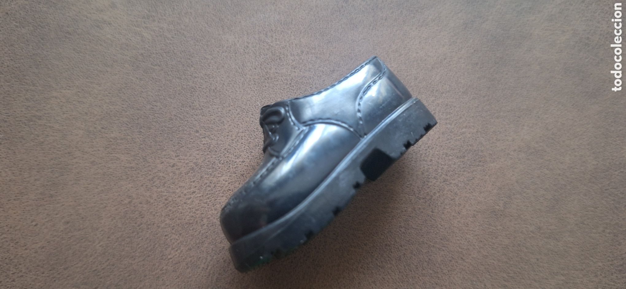 Barbie y Ken: zapato ken a&ntilde;os 90 desparejado