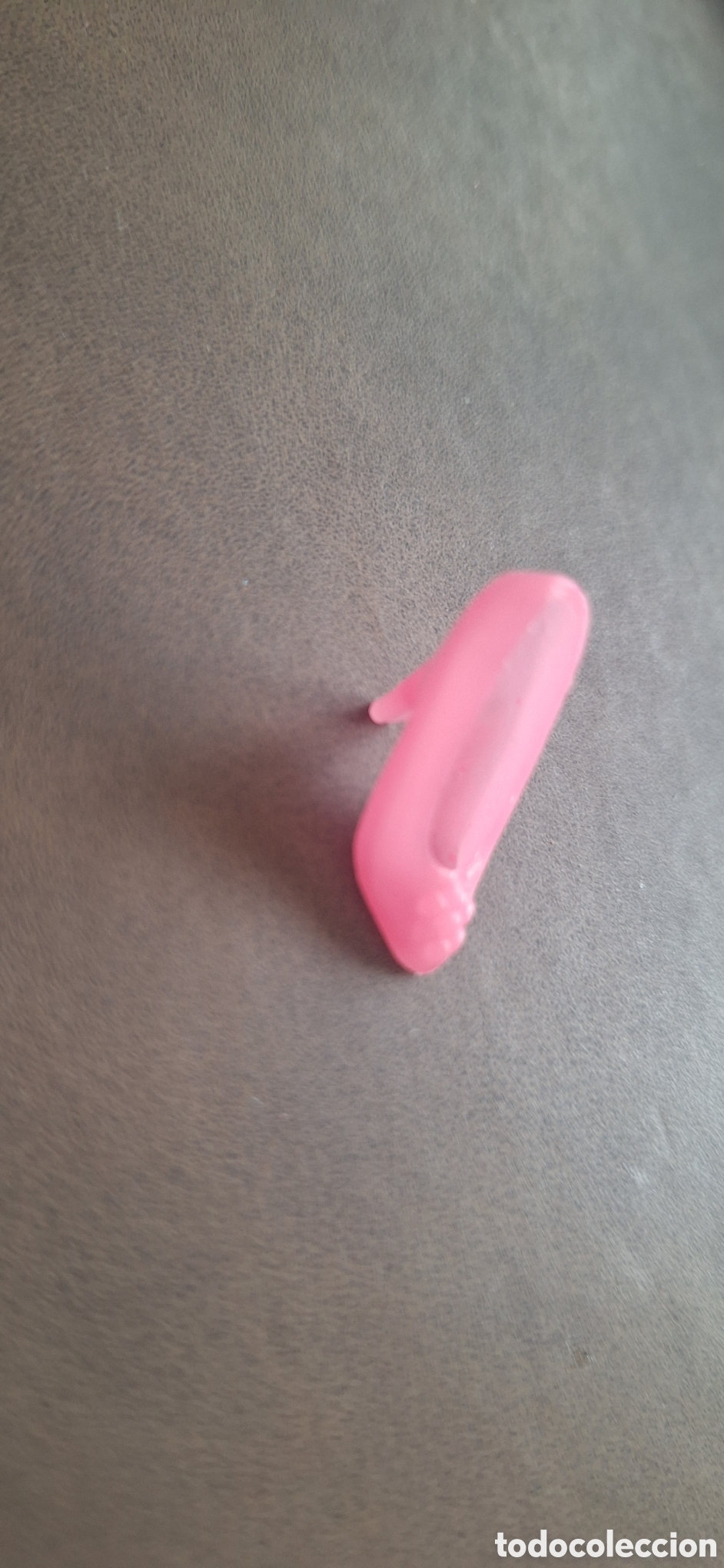 Barbie y Ken: zapato Barbie o similar a&ntilde;os 90