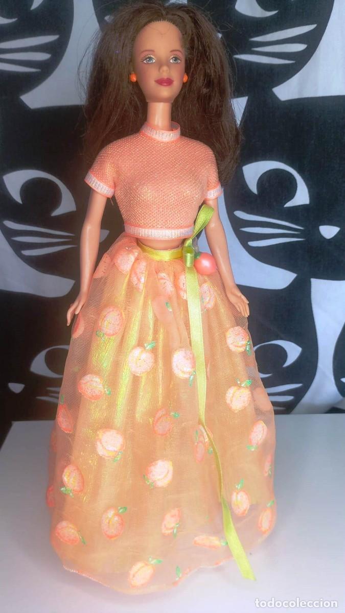 Barbie y Ken: Mu&ntilde;eca Barbie Fruit Fantasy Melocot&oacute;n