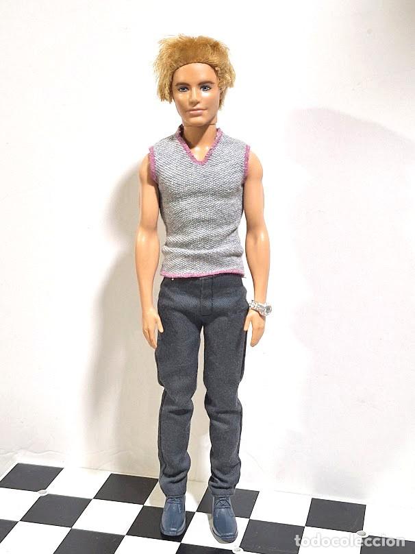 Barbie y Ken: Mu&ntilde;eco Ken de Barbie Fashionistas 2009