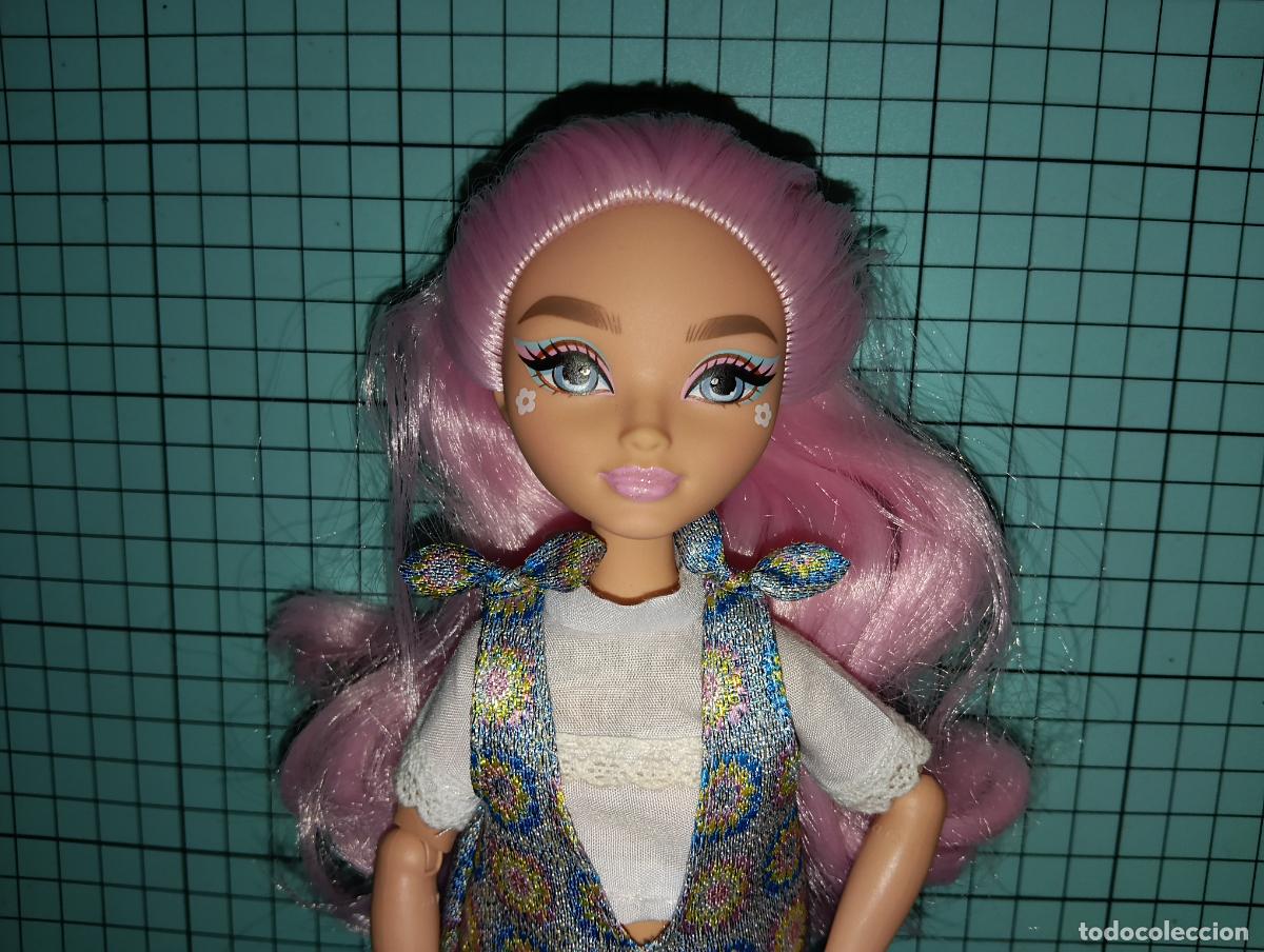 Barbie y Ken: Mu&ntilde;eca Barbie Dream Besties modelo Daisy Jean pelo rosa