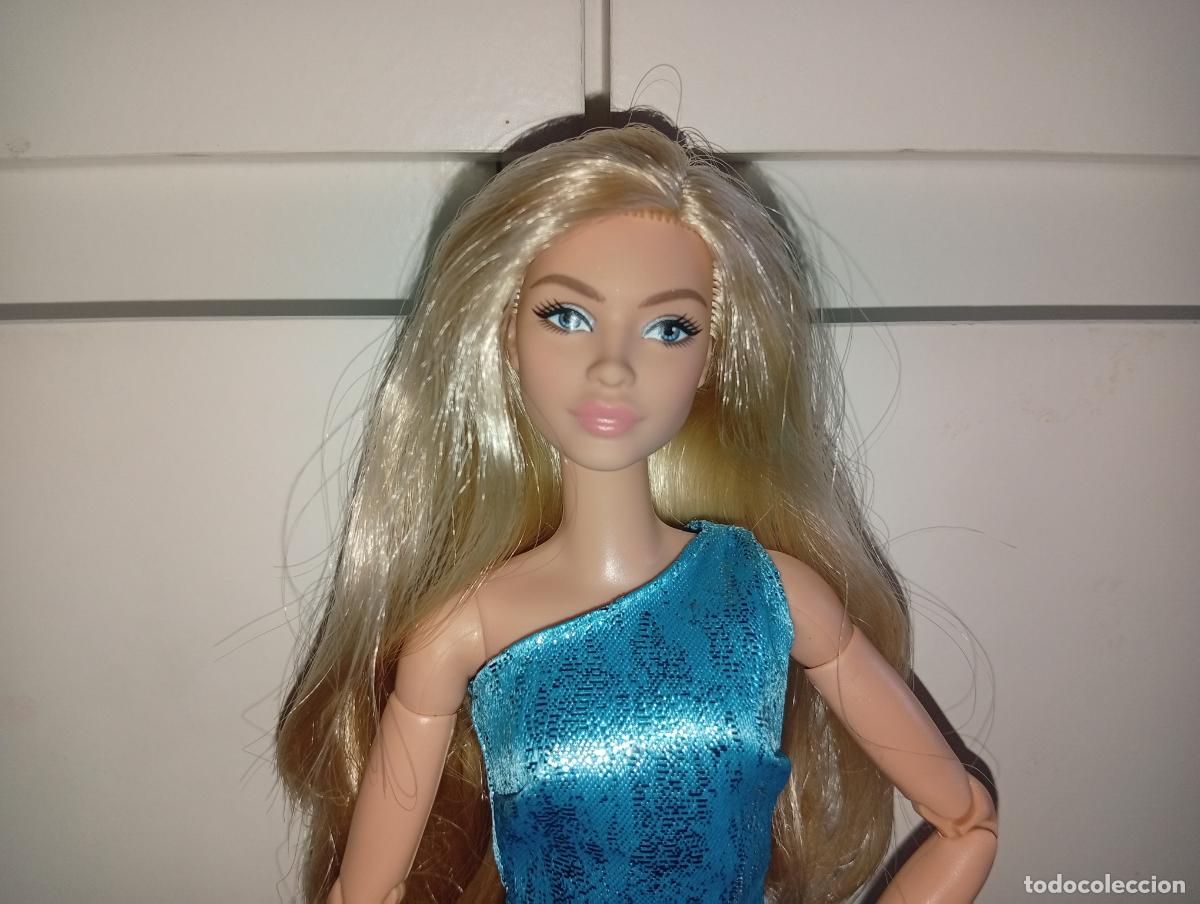 Barbie y Ken: Mu&ntilde;eca Barbie Signature Looks #23 Lina Face Sculpt