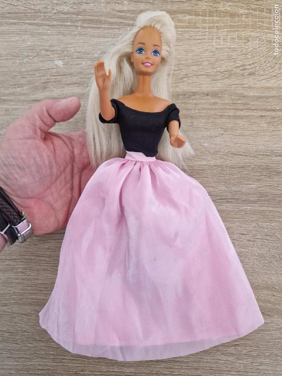 Barbie y Ken: antigua mu&ntilde;eca Barbie de Mattel 1976 rubia vestido rosa