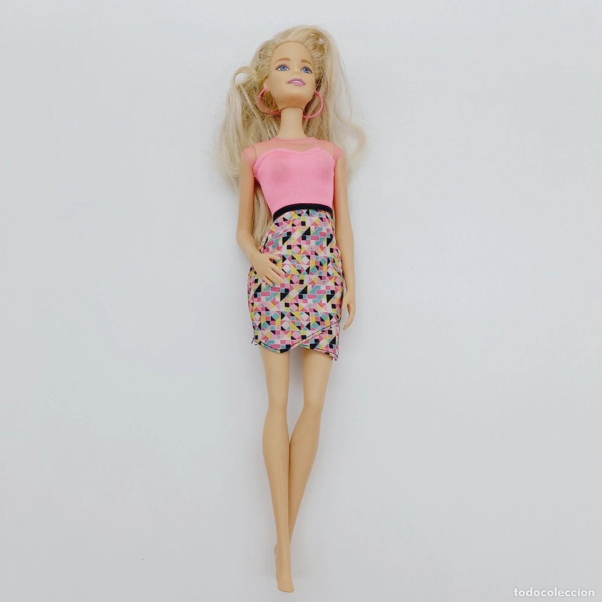 Barbie y Ken: Mu&ntilde;eca Barbie Mattel 2013 original on vestido rosa y pendientes made in china
