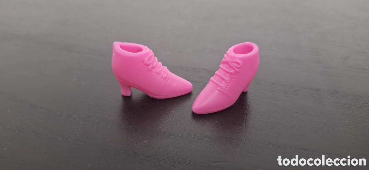 Barbie y Ken: botines para barbie ( epoca desconocida)