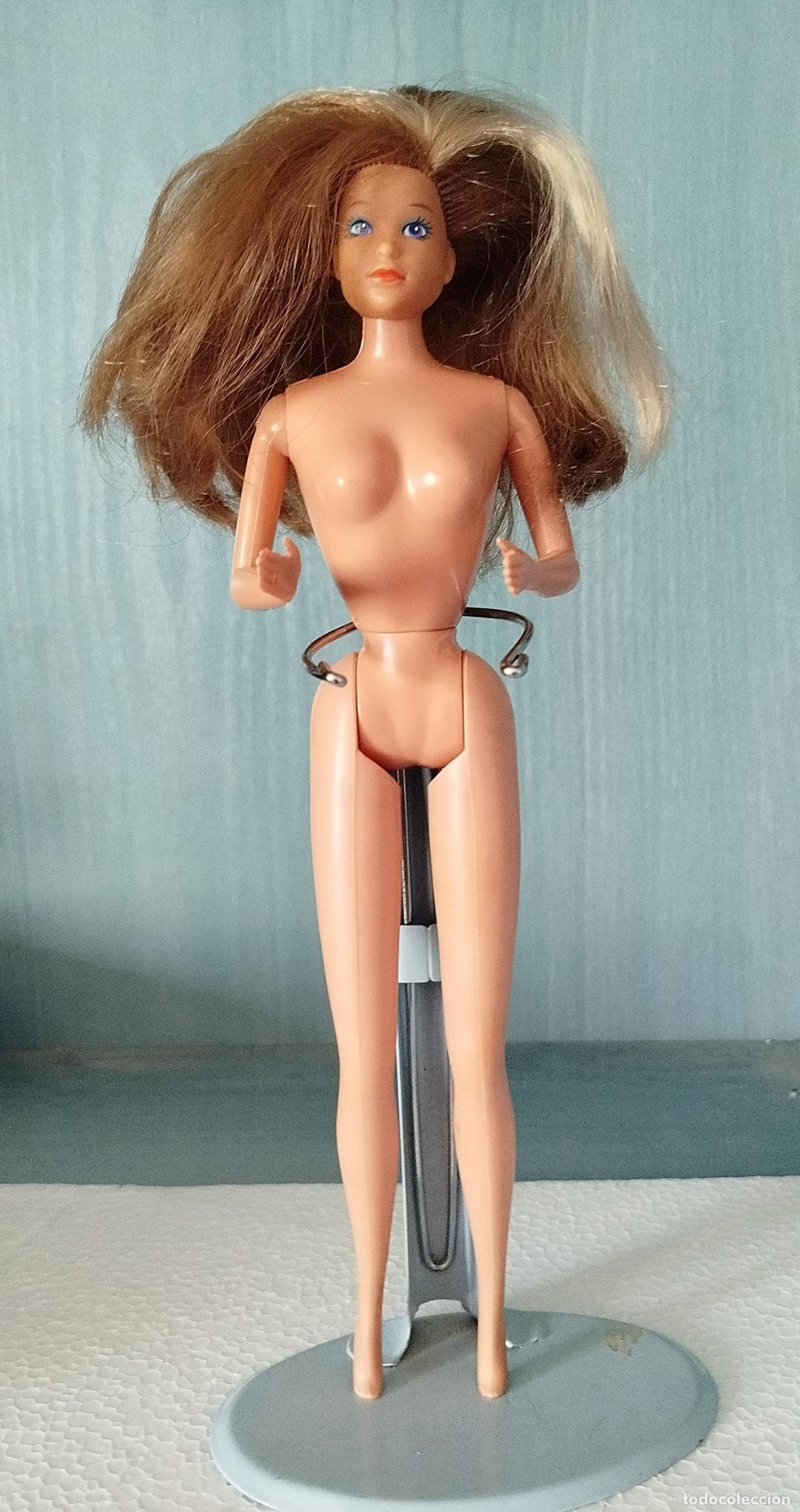 Barbie et Ken: MU&Ntilde;ECA BARBIE MORENA MECHAS RUBIA, MARCA MATTEL INC 1966 SPAIN Y NUCA MATTEL INC 1986