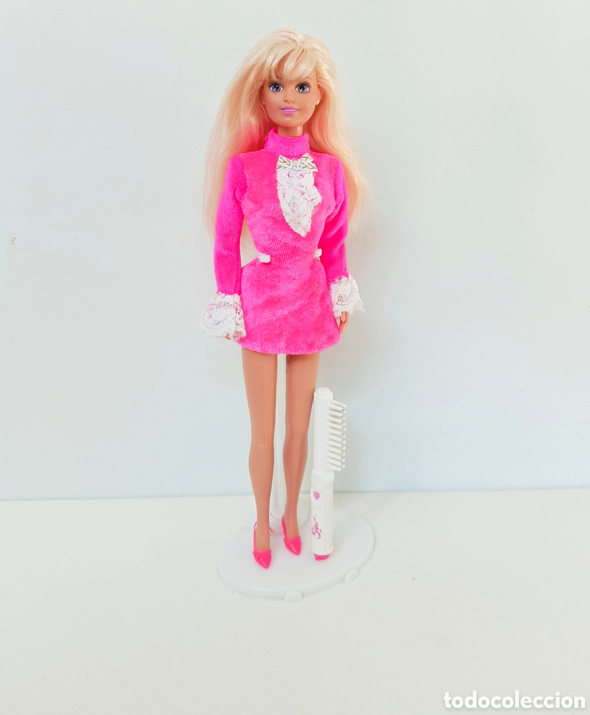 Barbie y Ken: Sindy Frizz Rizos 1994 con vestido terciopelo rosa y accesorio pelo a&ntilde;os 90 Hasbro Barbie