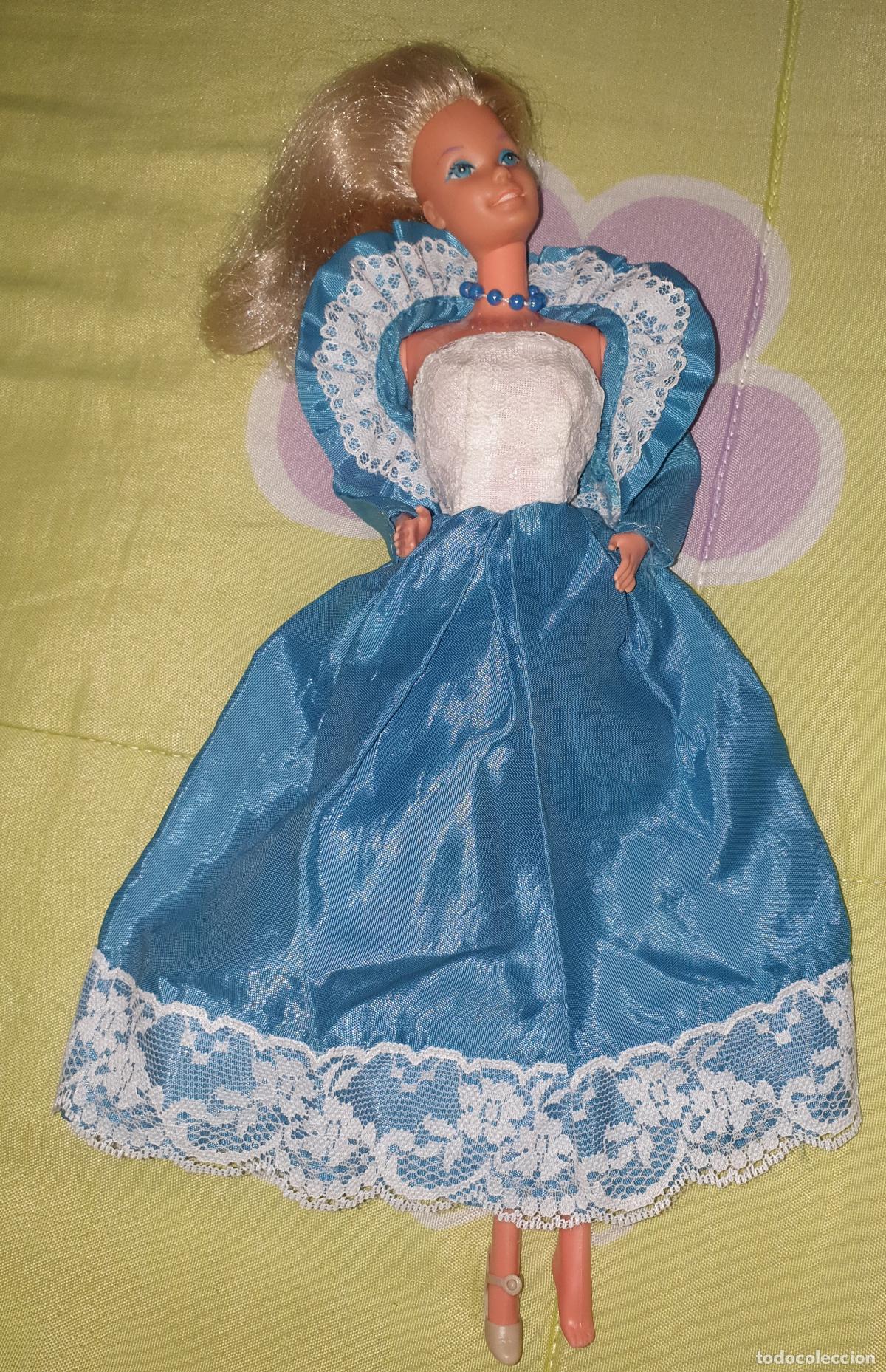Barbie y Ken: BARBIE CONGOST CON VESTIDO MODELO ESMERALDA