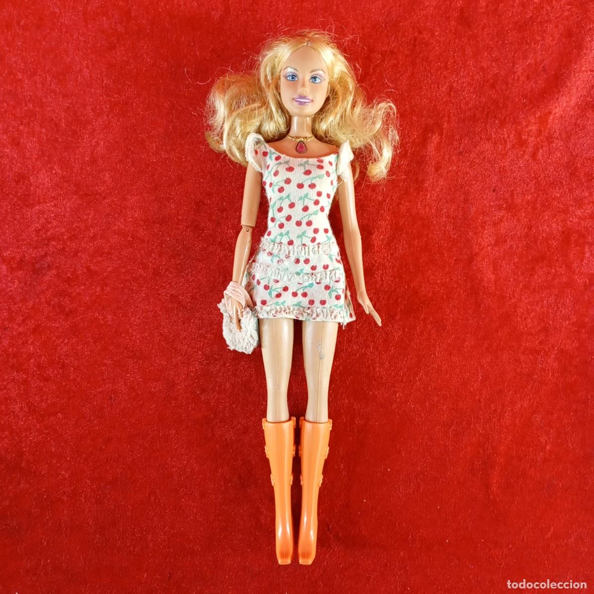 Barbie y Ken: PRECIOSA MU&Ntilde;ECA - BARBIE - CITY STYLE - VESTIDO CON CEREZAS - MATTEL - 2005 - 300 X 90 MM / 5641