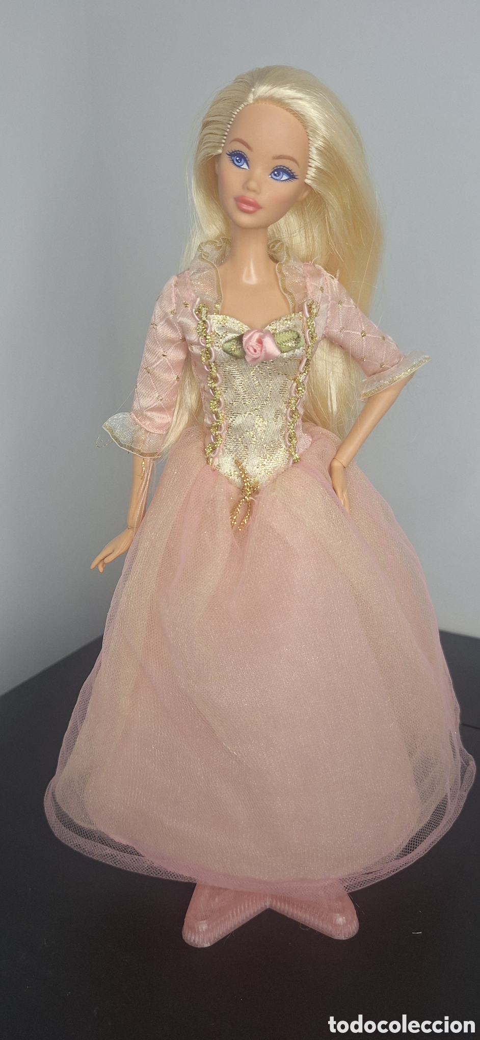 Barbie y Ken: vestido Barbie la princesa y la costurera