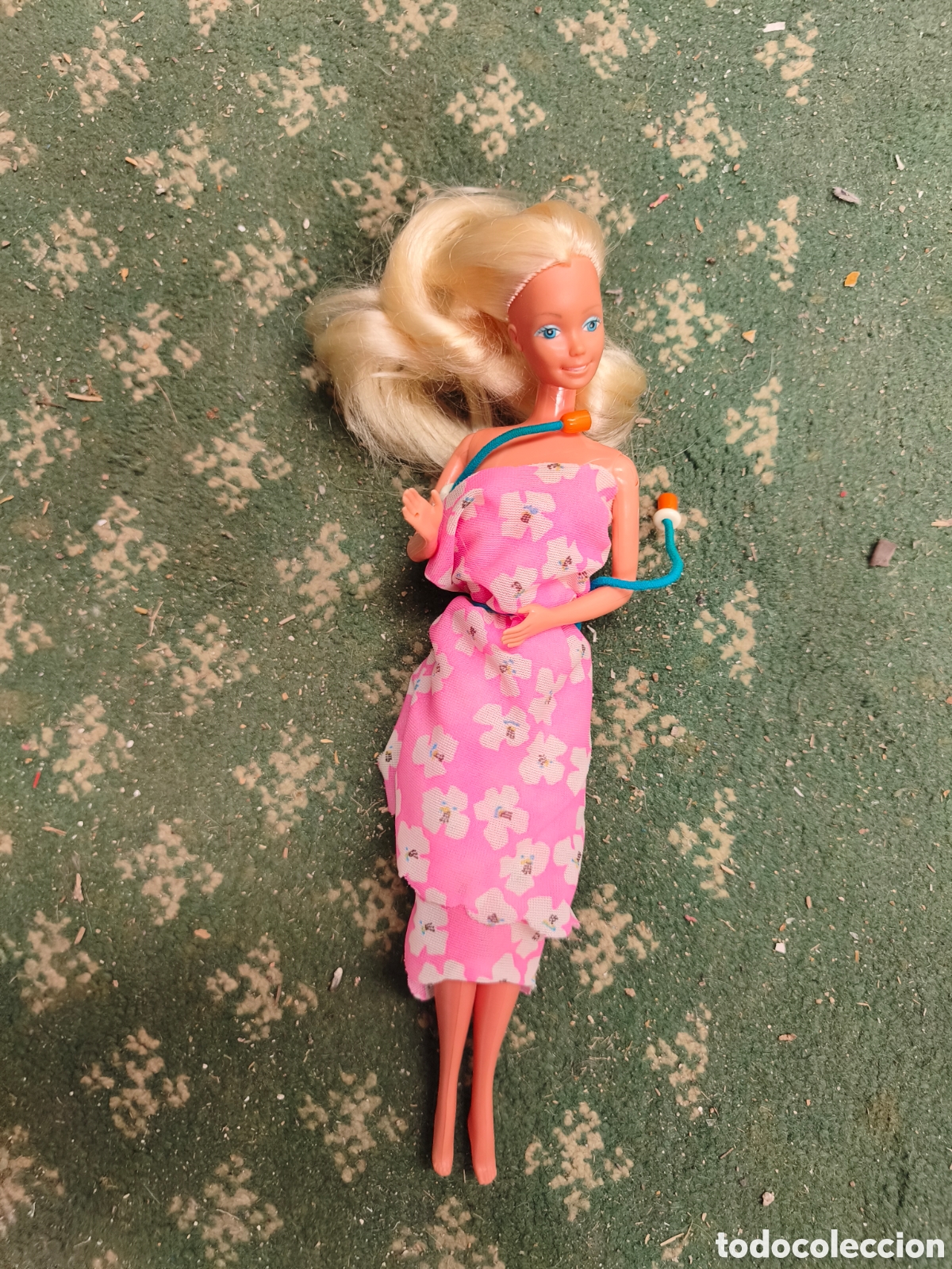 Barbie y Ken: Mu&ntilde;eca Barbie Vintage Mattel (A&ntilde;os 90) con Conjunto Floral y Estetoscopio