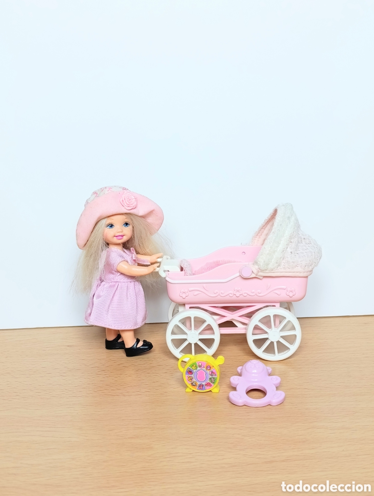 Barbie y Ken: Mu&ntilde;eca Kelly tiny steps