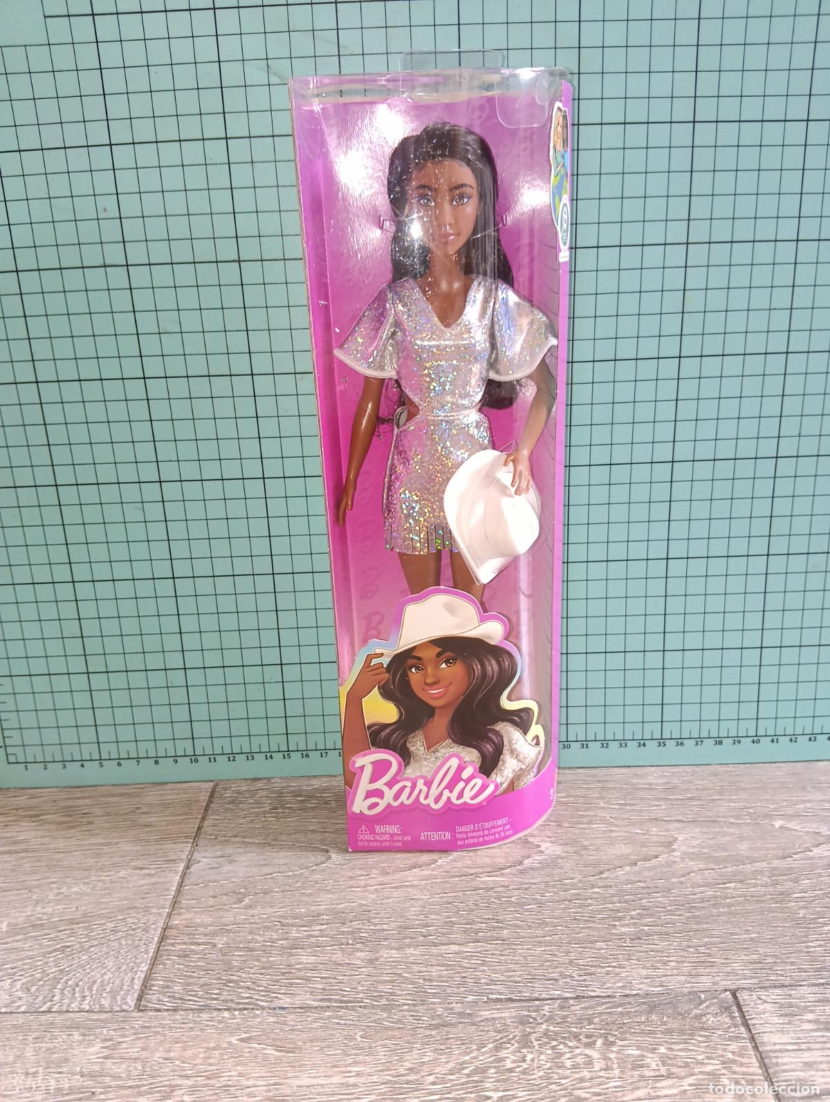 Barbie y Ken: Mu&ntilde;eca Barbie fashionista negra mulata