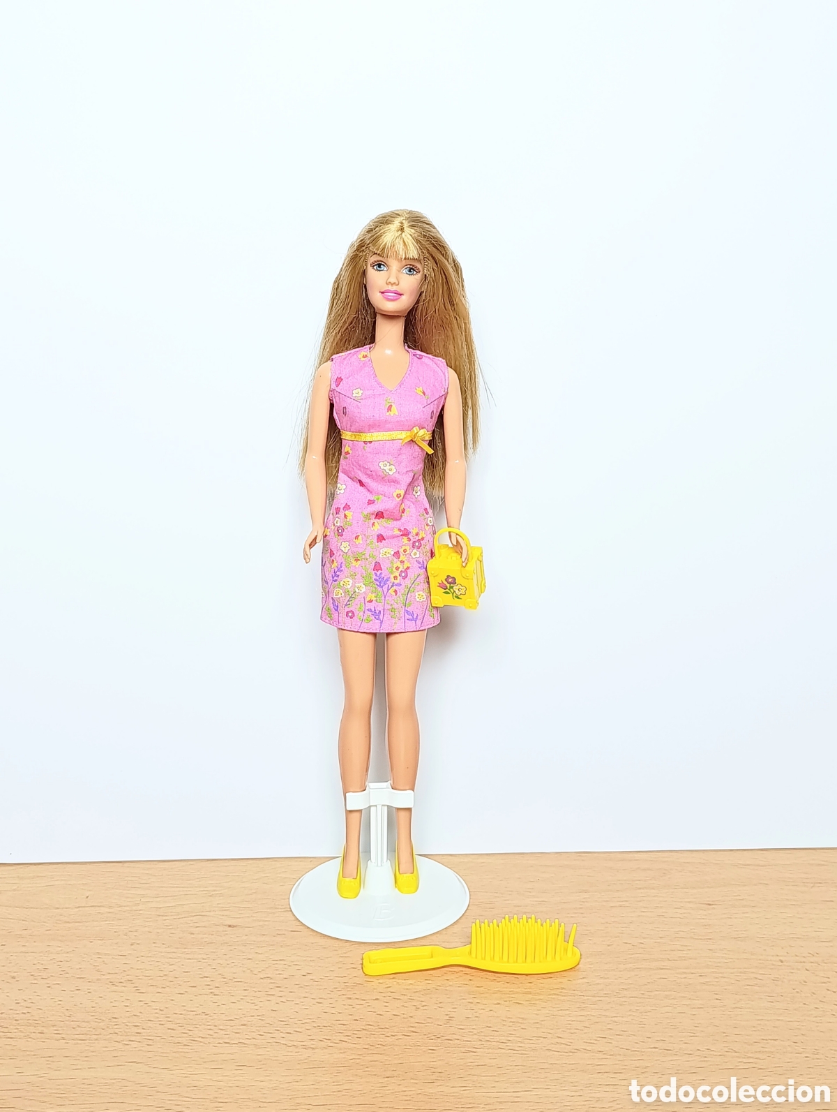 Barbie y Ken: Mu&ntilde;eca Barbie Pretty Flower Rosa