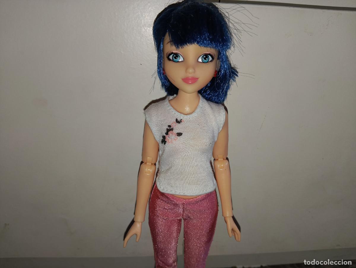 Barbie y Ken: Mu&ntilde;eca tama&ntilde;o Barbie Lady bug Miraculous