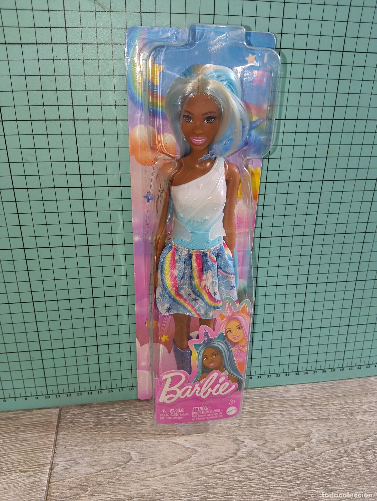 Barbie y Ken: mu&ntilde;eca Barbie unicornio fantas&iacute;a mulata