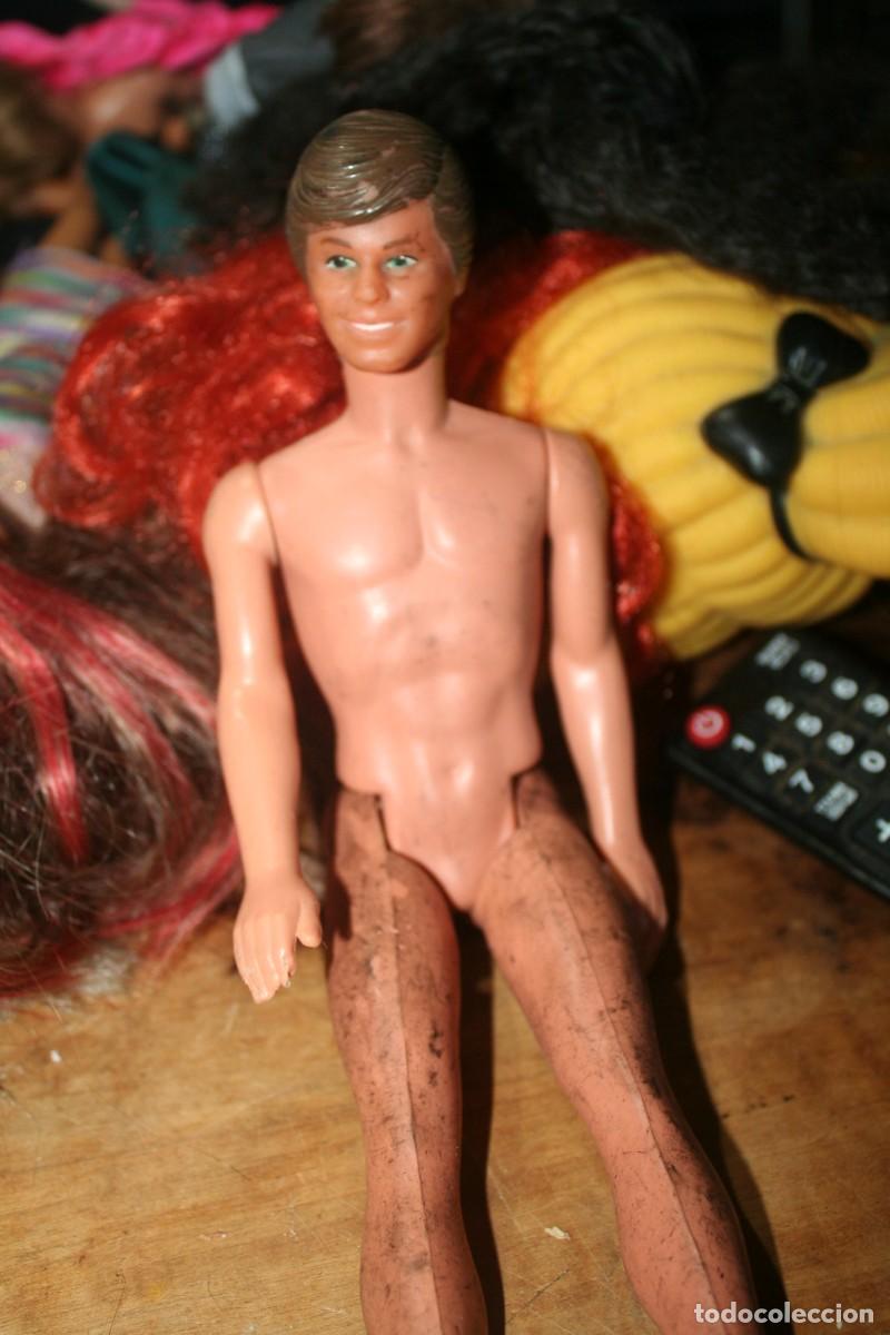 Barbie y Ken: mu&ntilde;eco ken antiguo de barbie - Foto 2