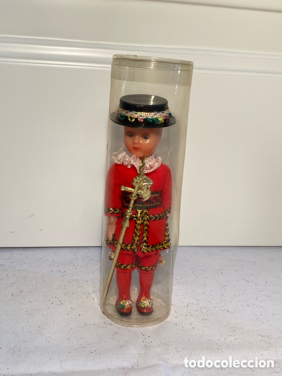 Barbie y Ken: Mu&ntilde;eco brit&aacute;nico antiguo - Foto 1
