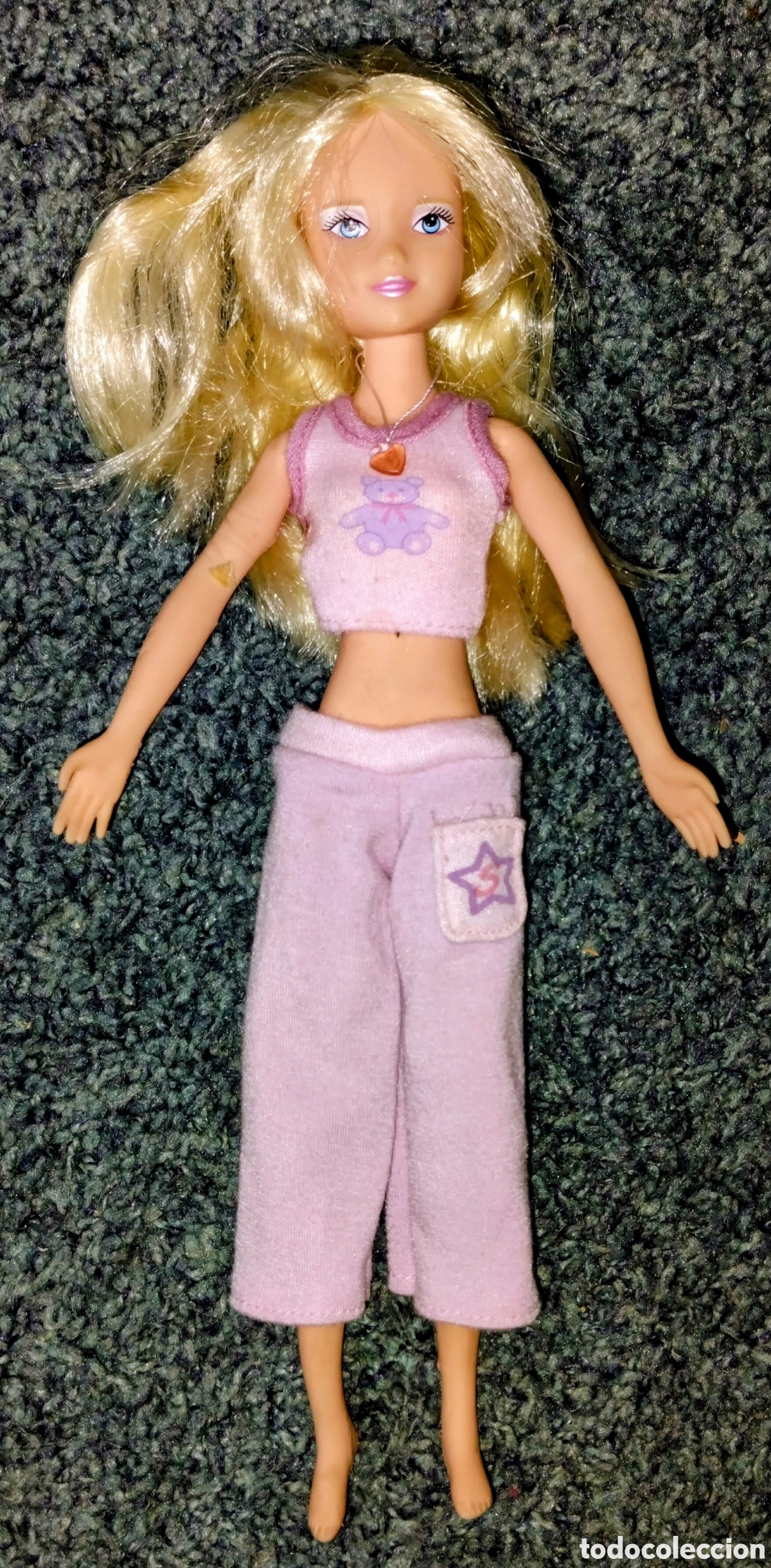 Barbie y Ken: BARBIE vintage VESTIDO de DOS PIEZAS con COLLAR DE CORAZ&Oacute;N de MATTEL de 28 cms de altaEN BUEN ESTADO