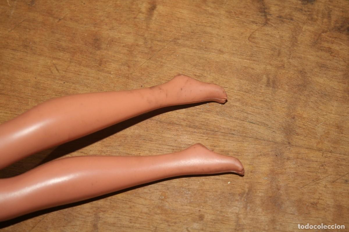 Barbie y Ken: mu&ntilde;eca barbie antigua rubia - Foto 4